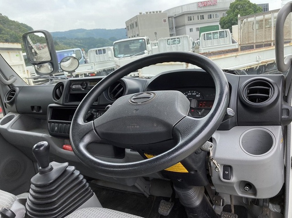 日野　デュトロ