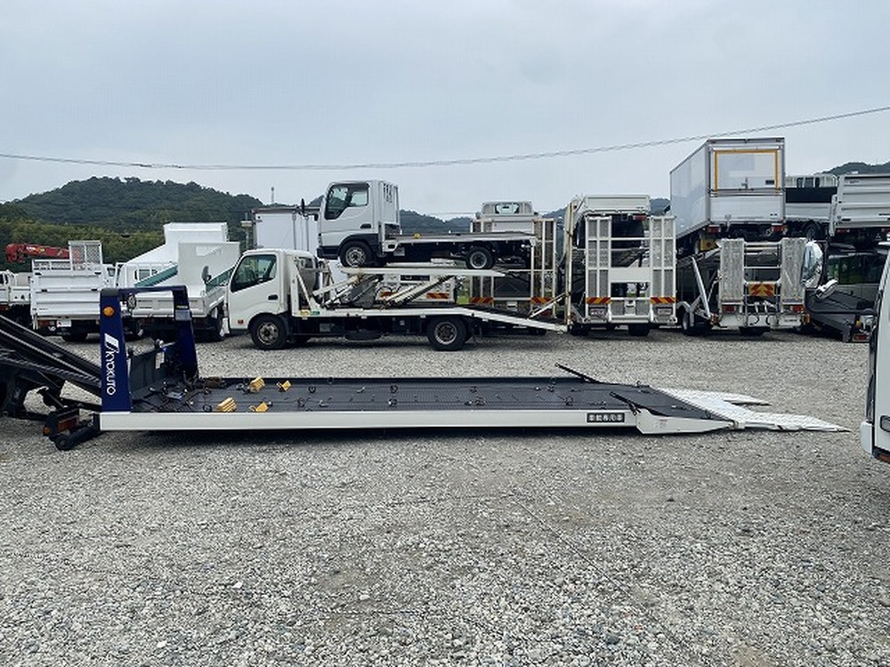 日野　デュトロ