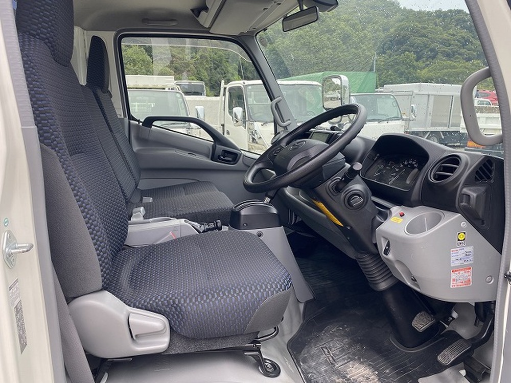 日野　デュトロ