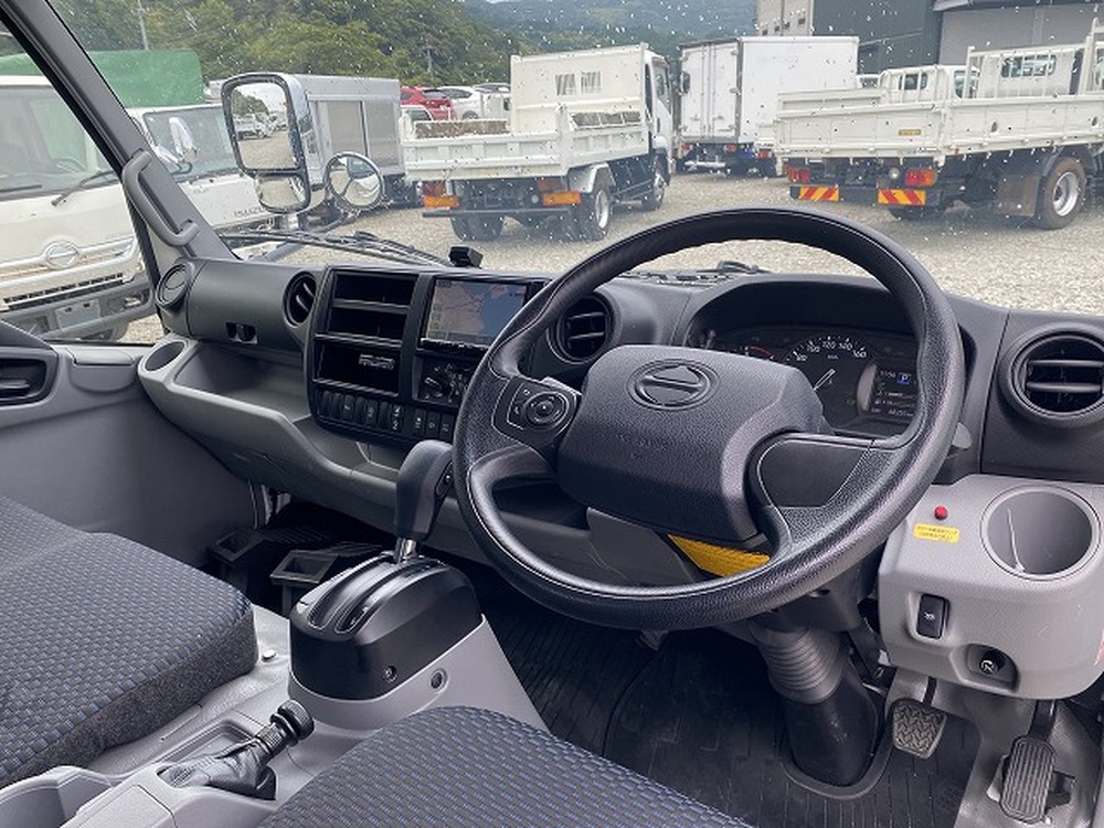 日野　デュトロ