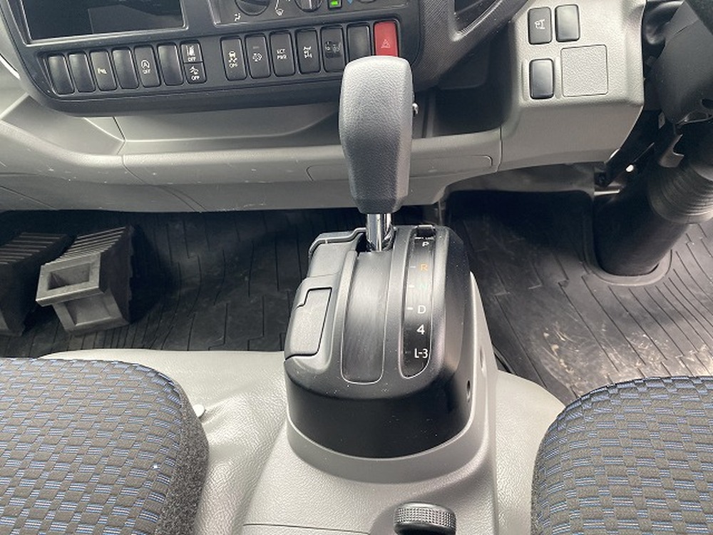 日野　デュトロ