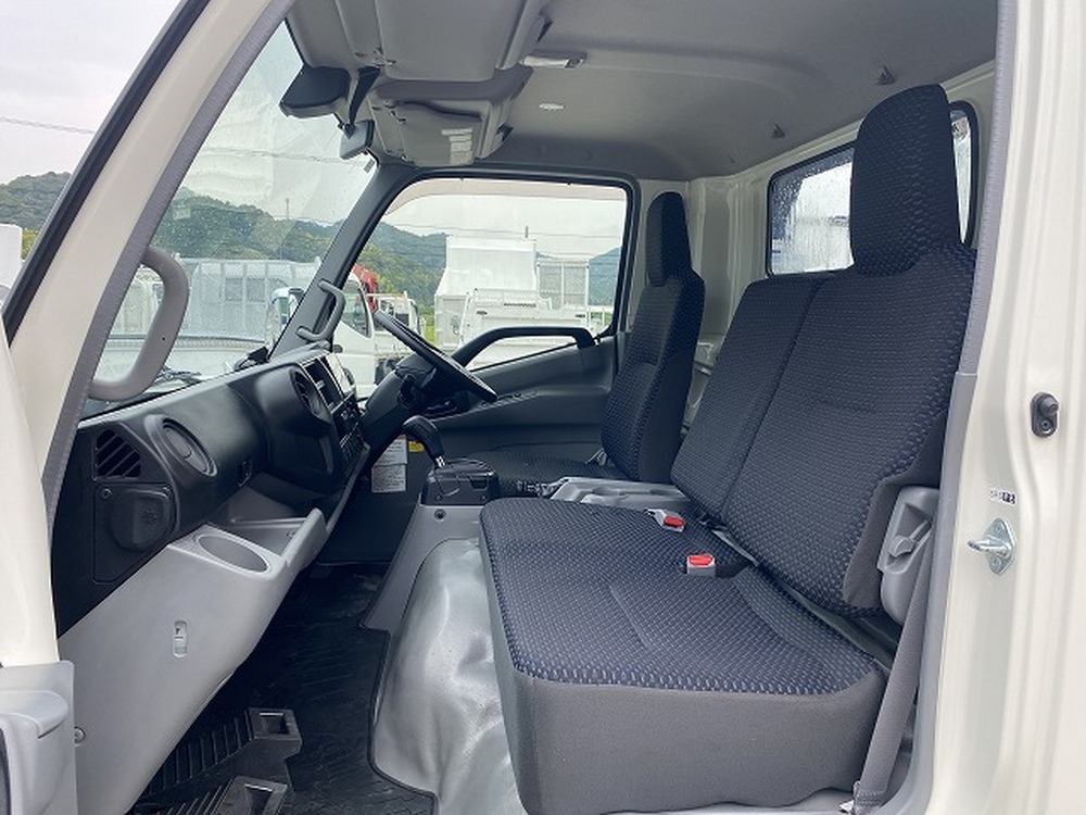 日野　デュトロ