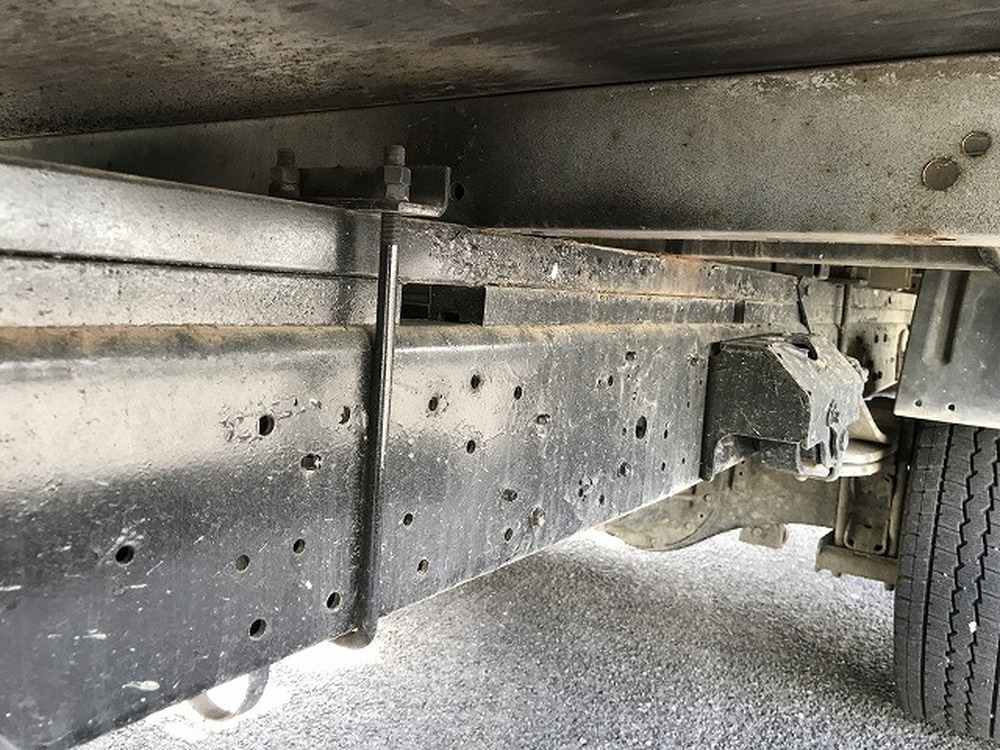 日野　デュトロ