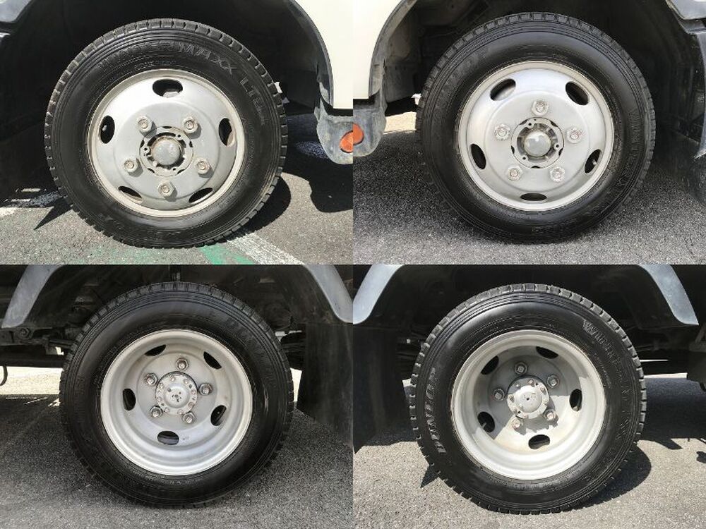 日野　デュトロ