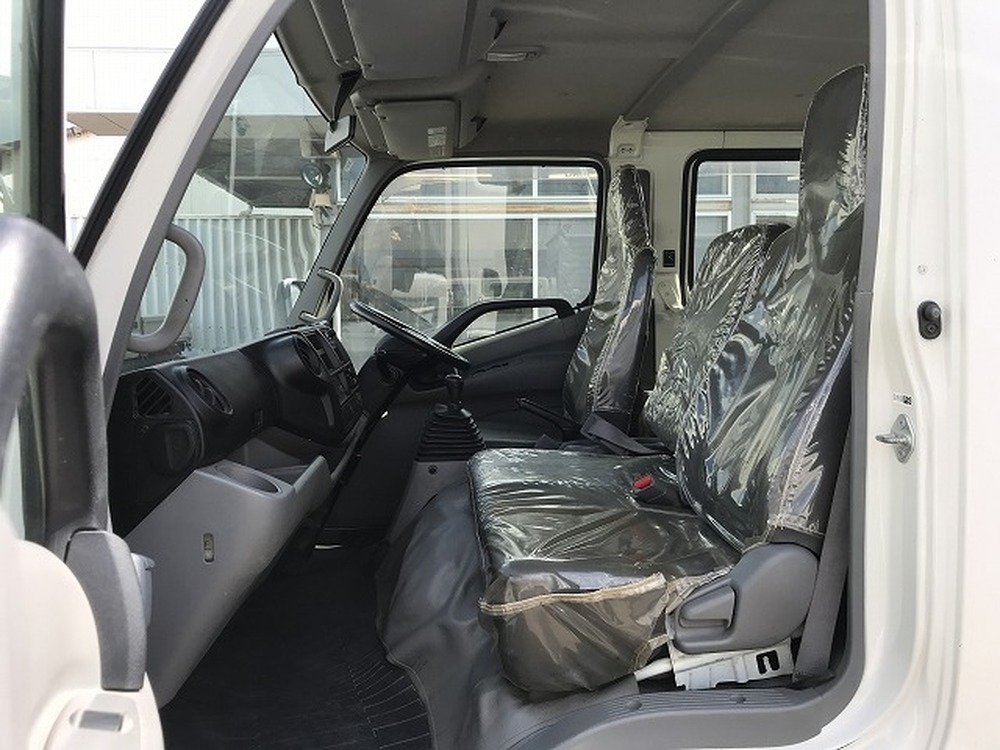 日野　デュトロ