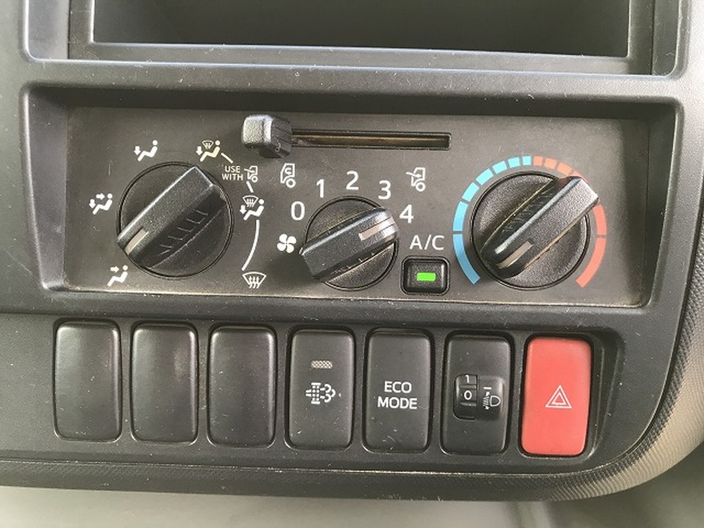 日野　デュトロ