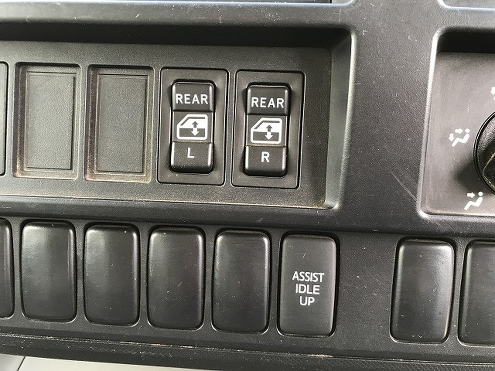 日野　デュトロ