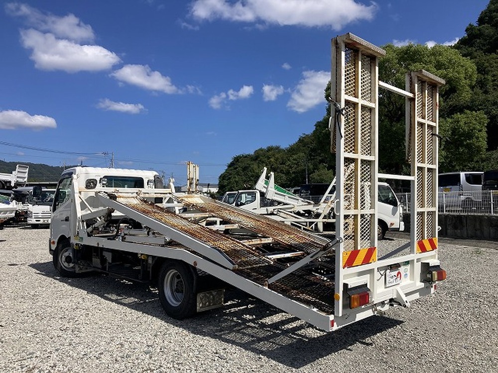 日野　デュトロ