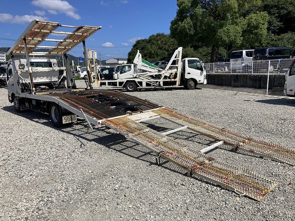 日野　デュトロ