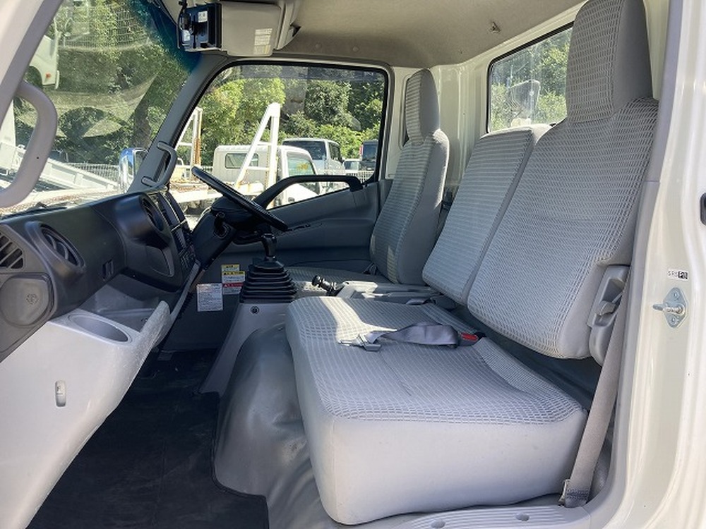 日野　デュトロ