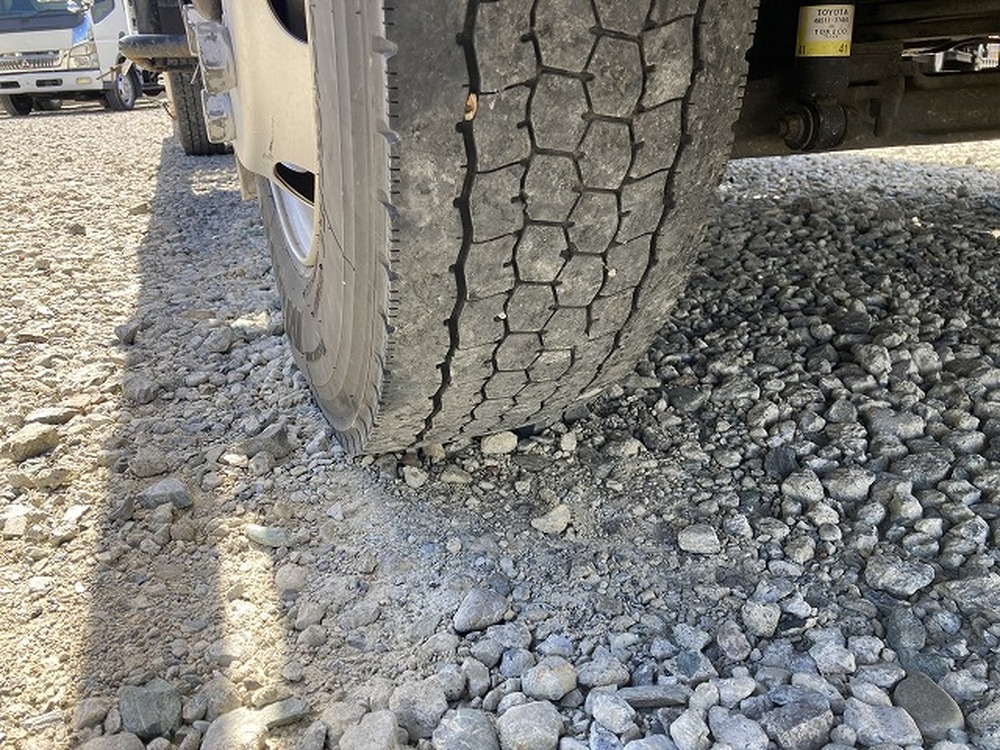 日野　デュトロ