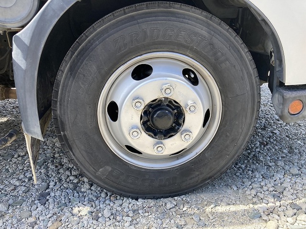 日野　デュトロ