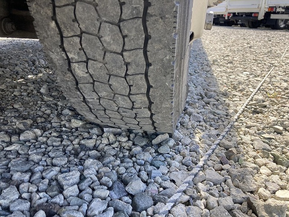 日野　デュトロ