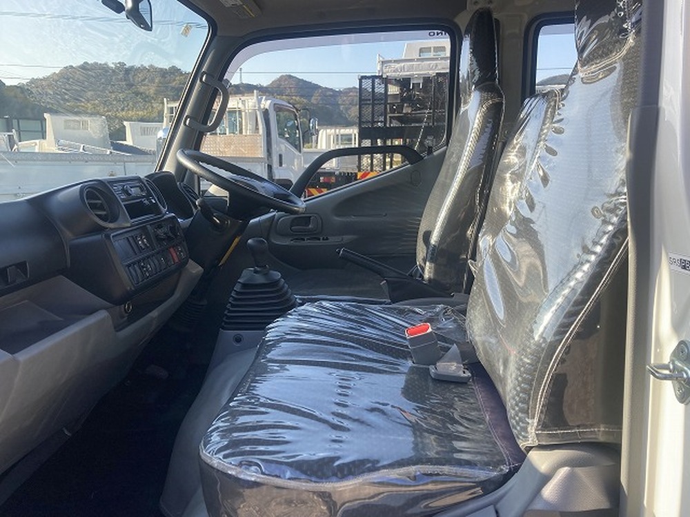 日野　デュトロ