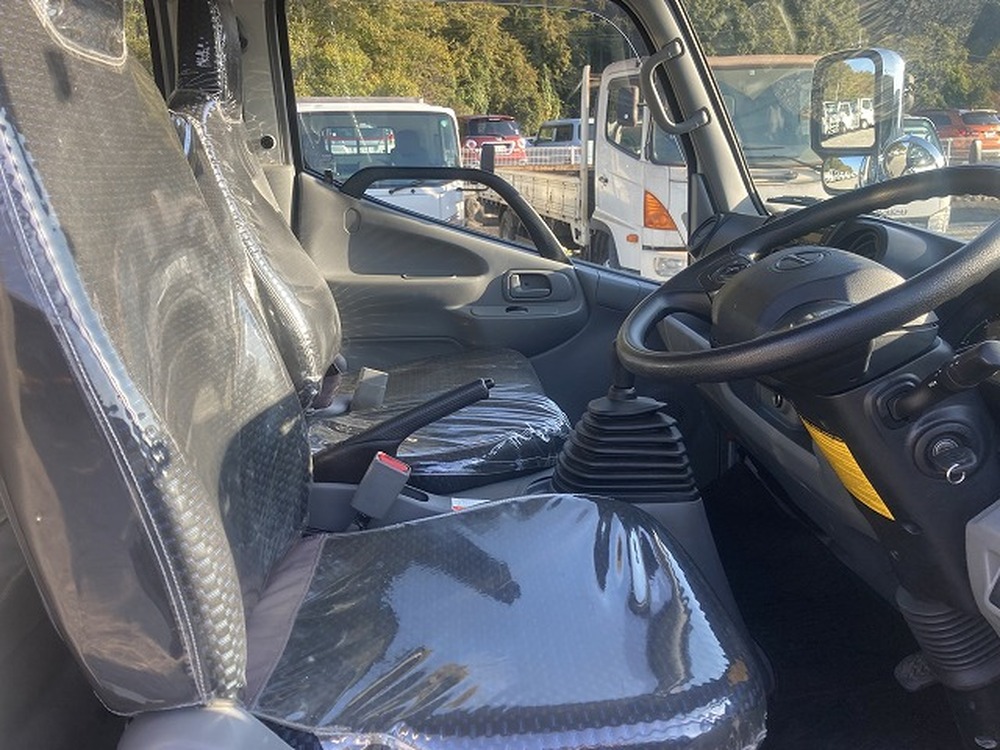 日野　デュトロ