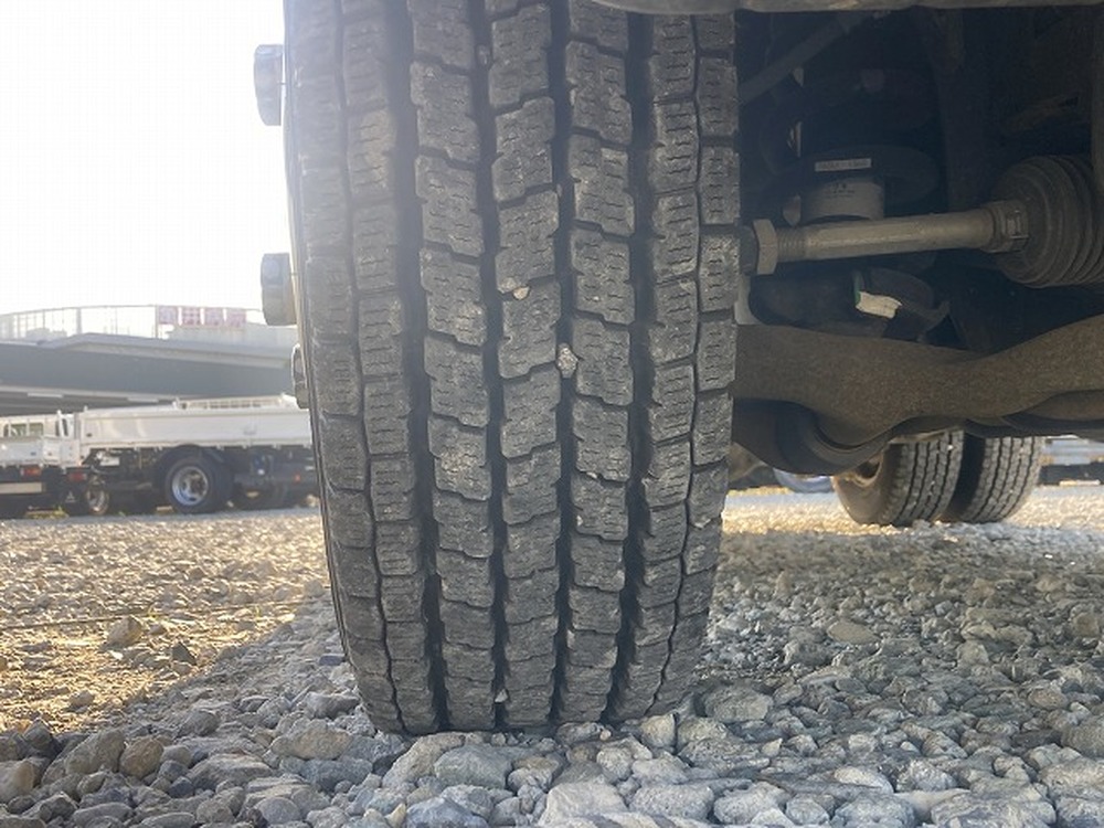 日野　デュトロ