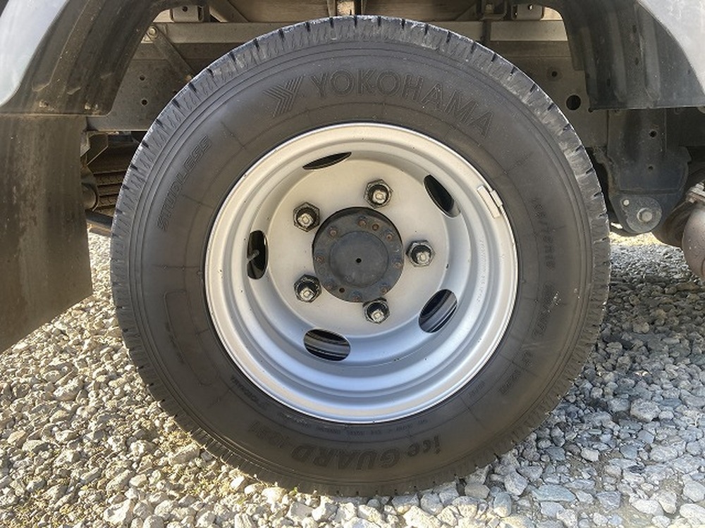 日野　デュトロ