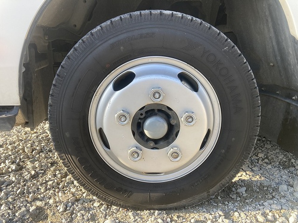 日野　デュトロ