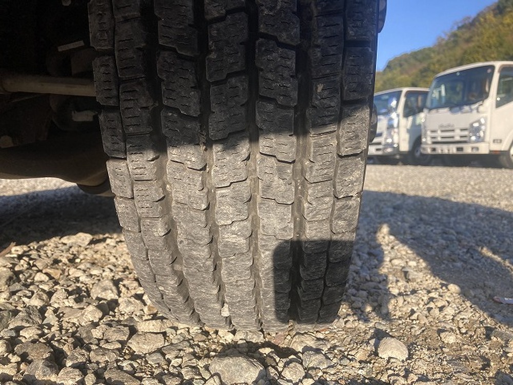 日野　デュトロ