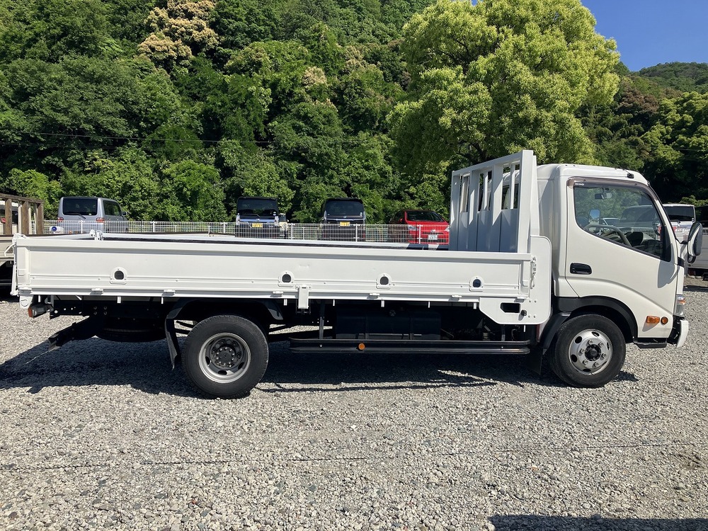日野　デュトロ