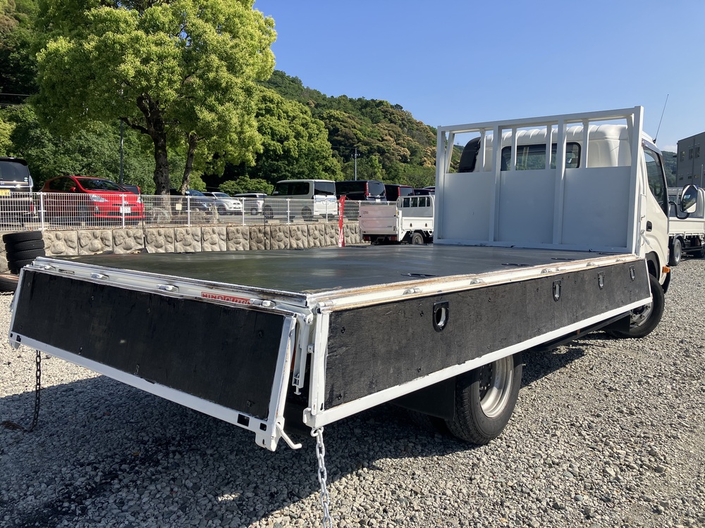 日野　デュトロ