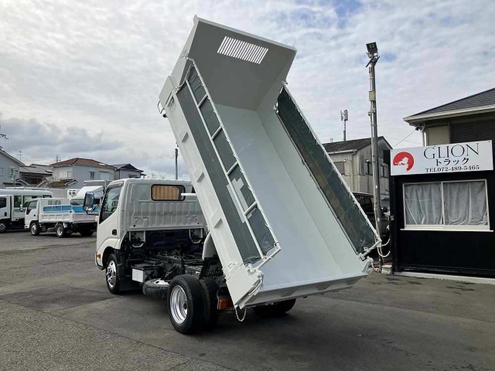 日野　デュトロ