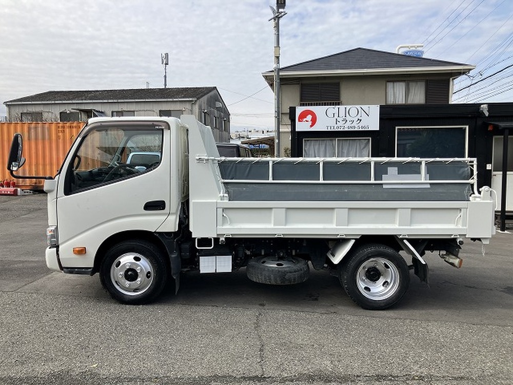 日野　デュトロ