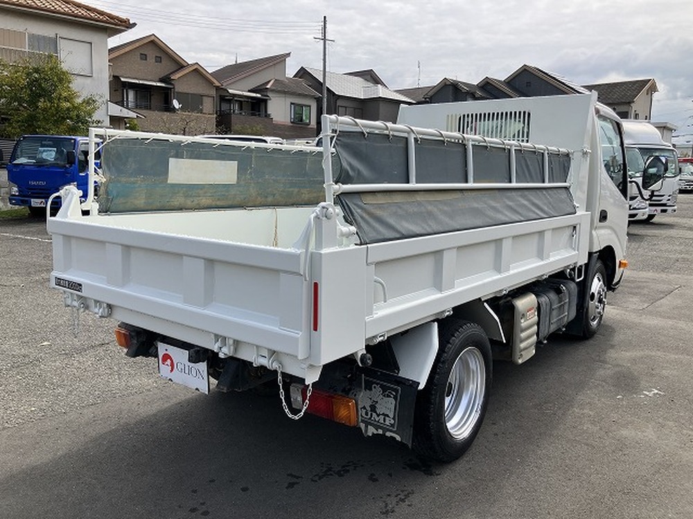 日野　デュトロ