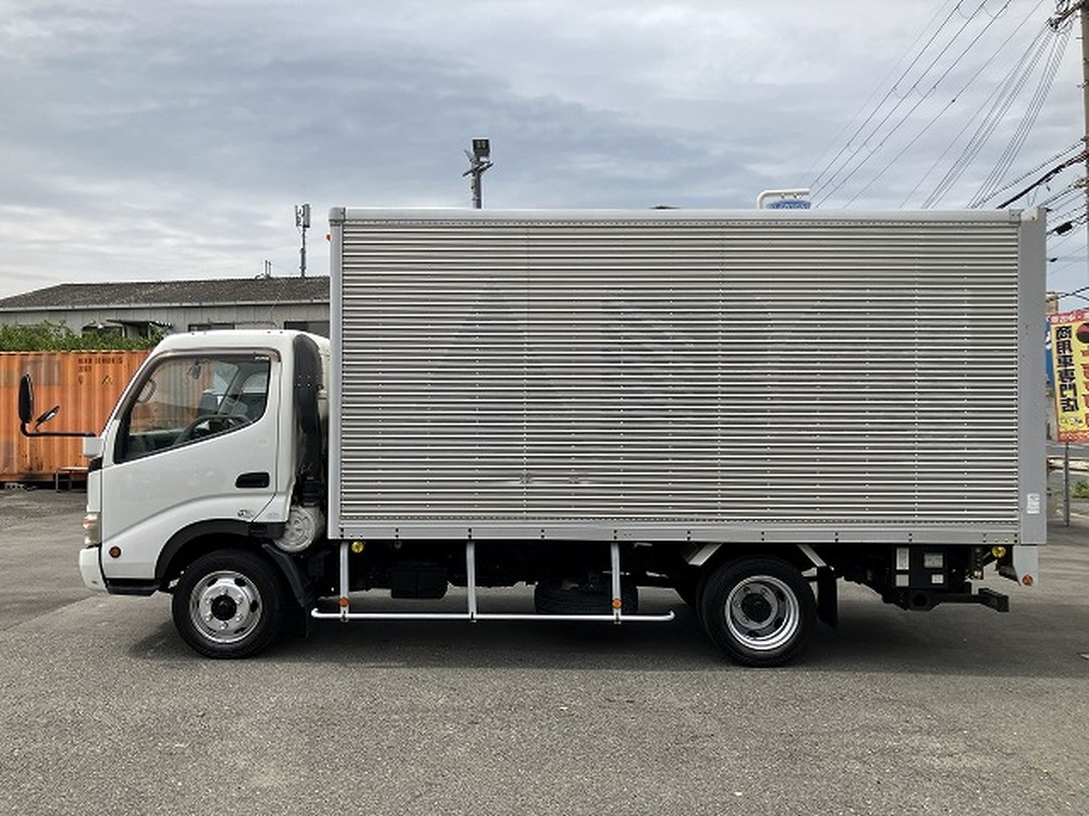 日野　デュトロ