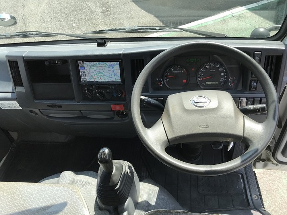 日産　アトラストラック