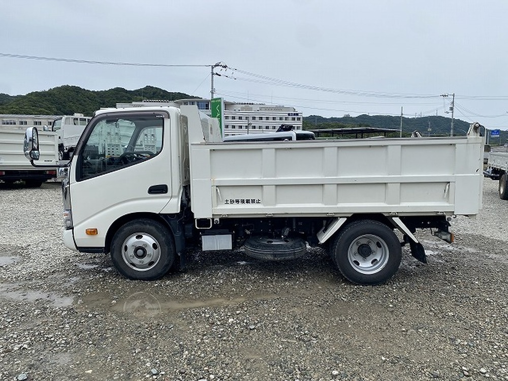 日野　デュトロ