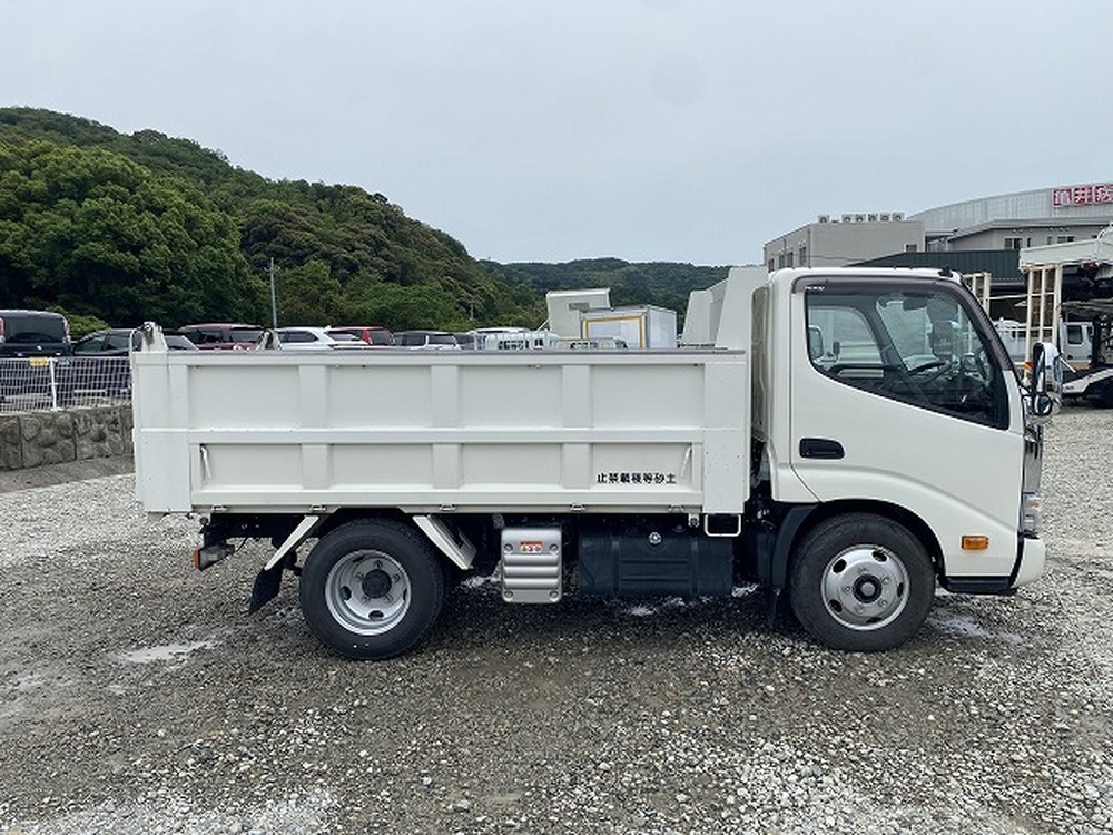 日野　デュトロ