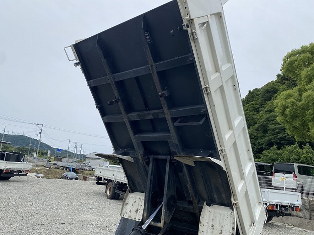 日野　デュトロ