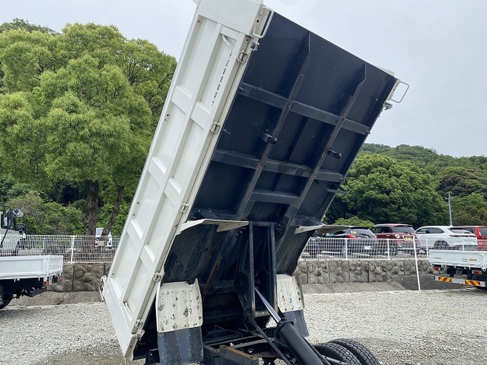 日野　デュトロ