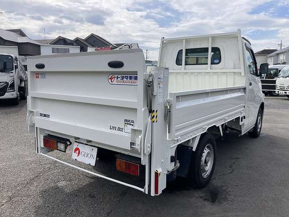 トヨタ　ライトエーストラック