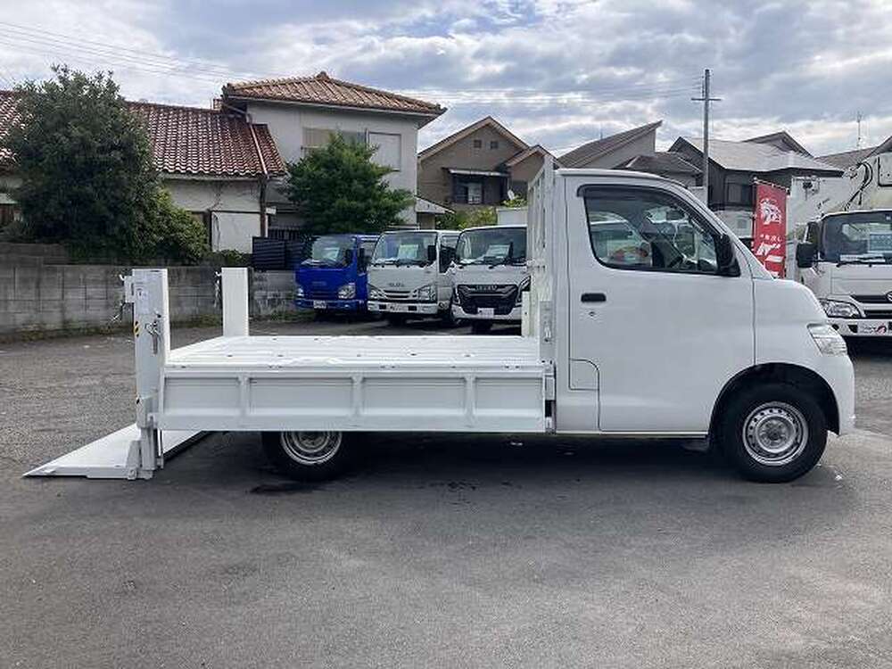 トヨタ　ライトエーストラック