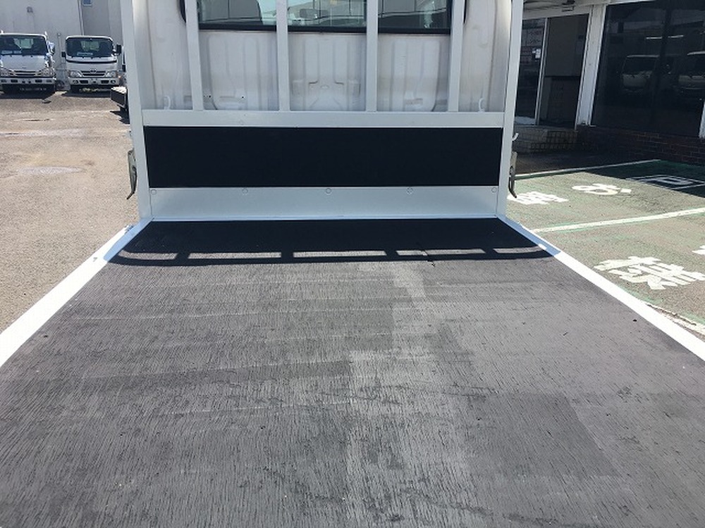 日野　デュトロ