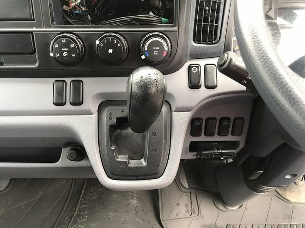 日産　アトラストラック