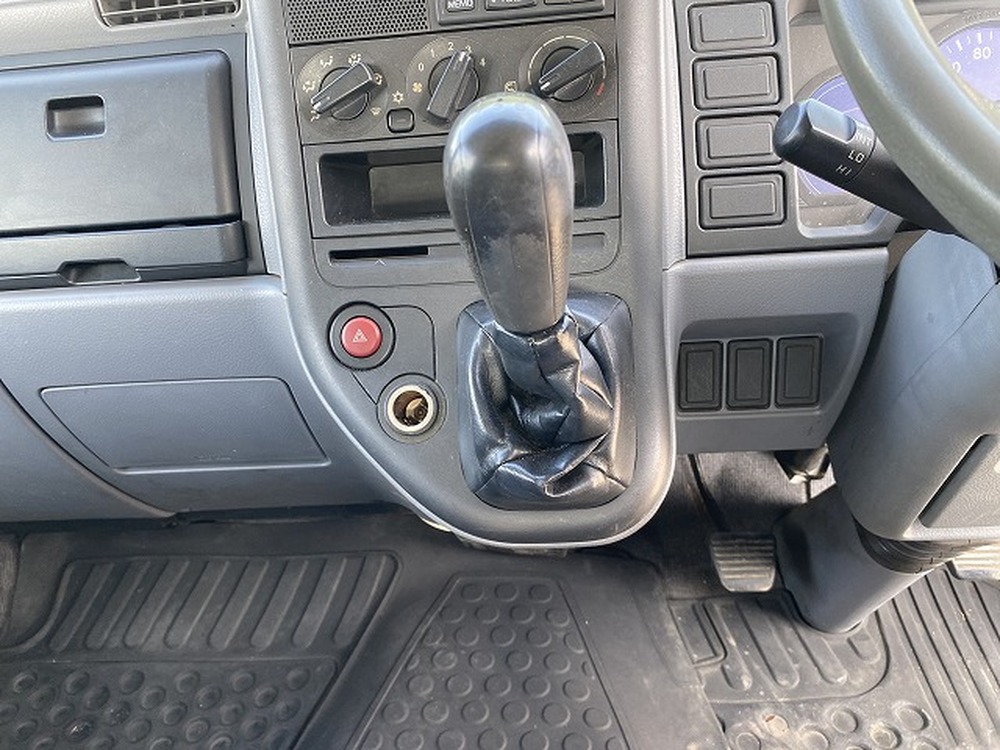 三菱ふそう　キャンターガッツ