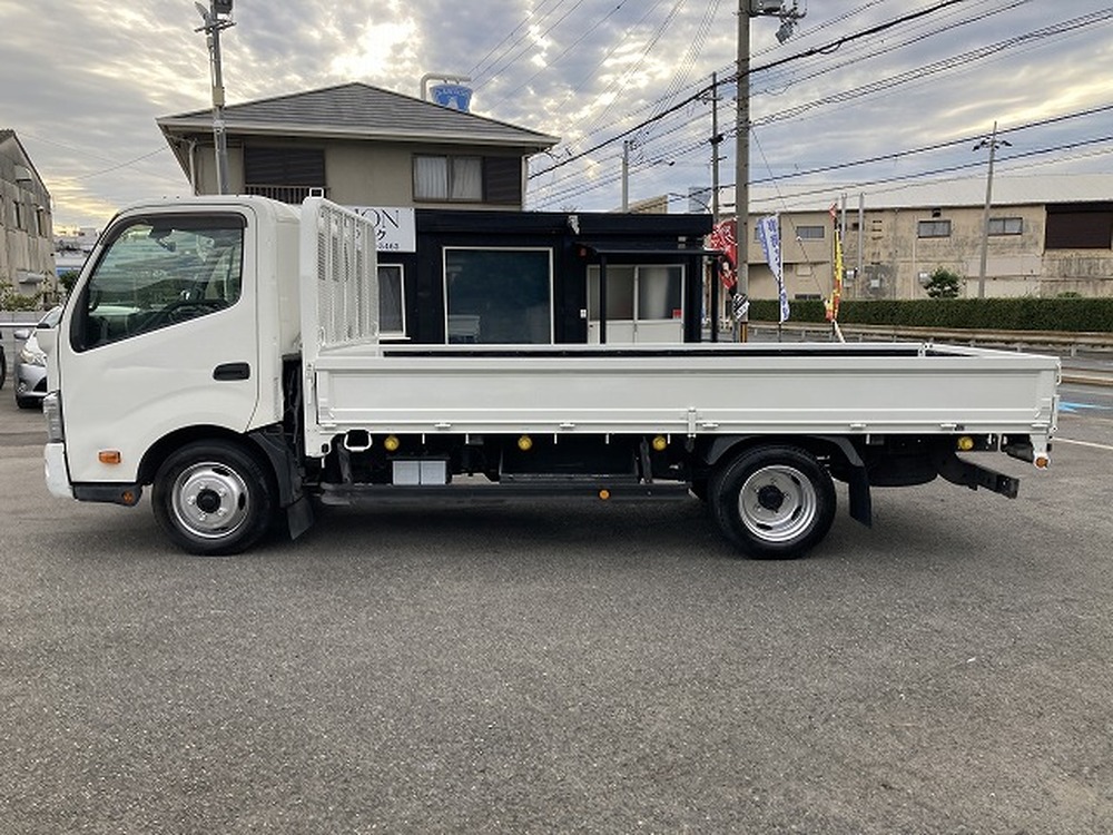 日野　デュトロ