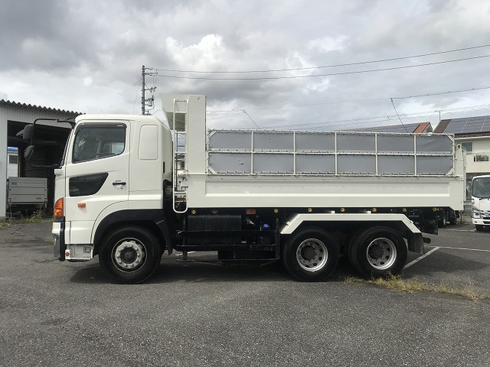 日野　プロフィア