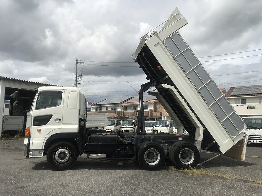 日野　プロフィア