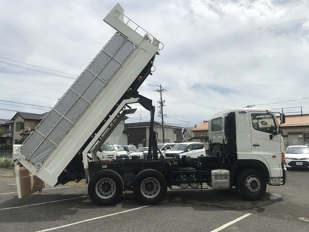 日野　プロフィア