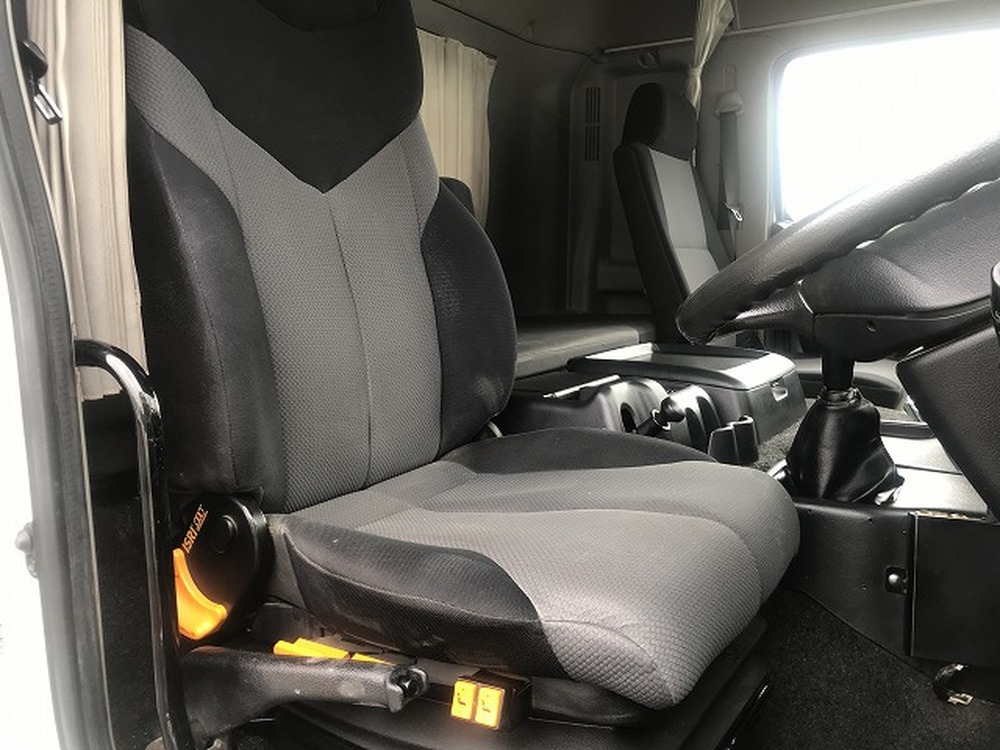 日野　プロフィア