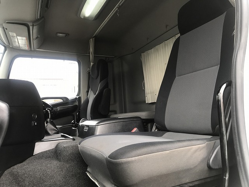 日野　プロフィア