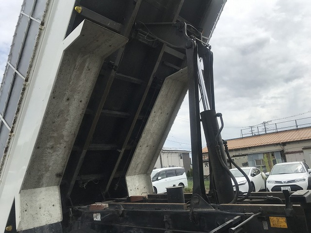 日野　プロフィア