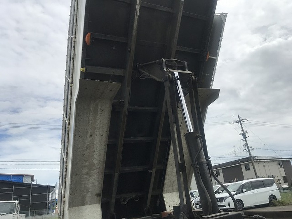 日野　プロフィア