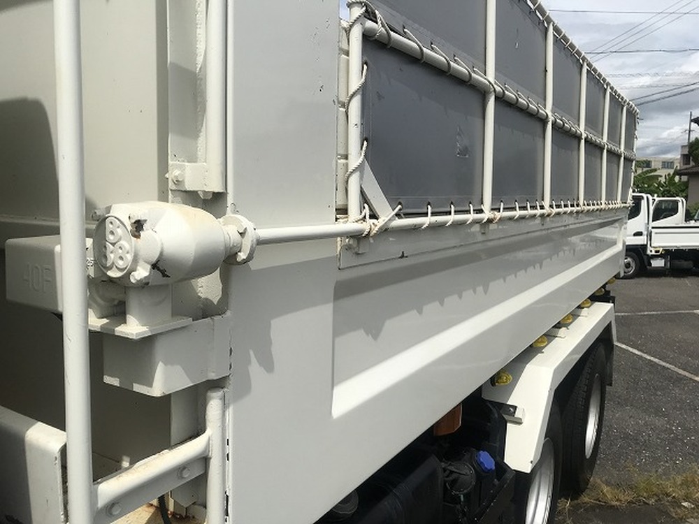 日野　プロフィア