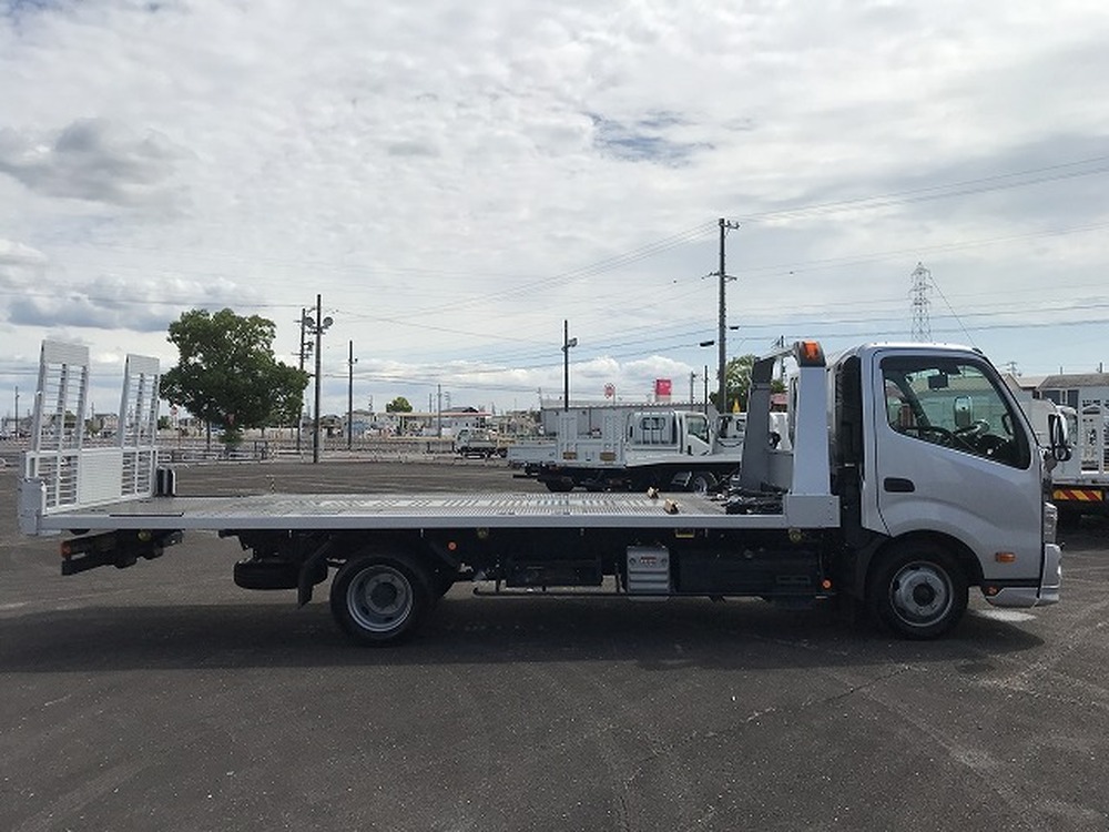 日野　デュトロ