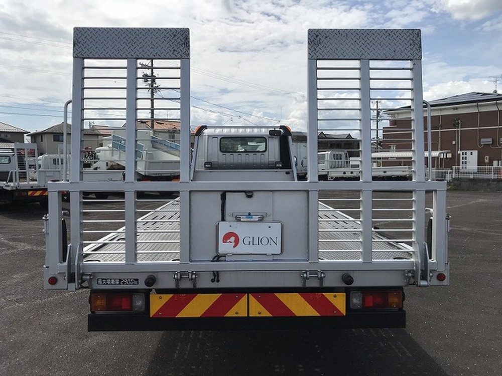 日野　デュトロ